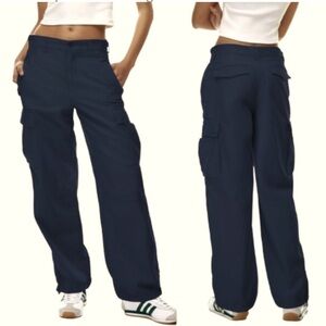 Aritzia TNA Supply Cargo Pant in Black Sz 2